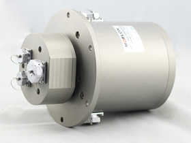 �������h